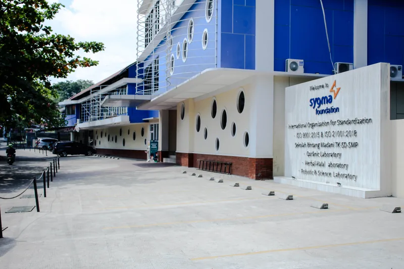 Bangunan utama kampus, Sekolah Bintang Madani