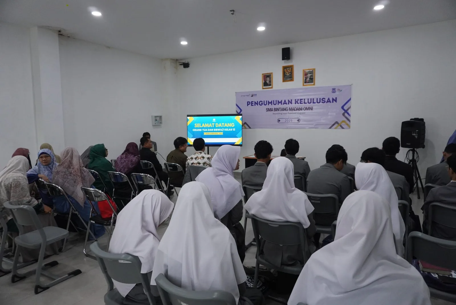 Foto berita: Kelulusan SMA BM Omni