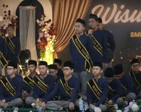 Foto berita: Wisuda Tahfidz SMP Bintang Madani